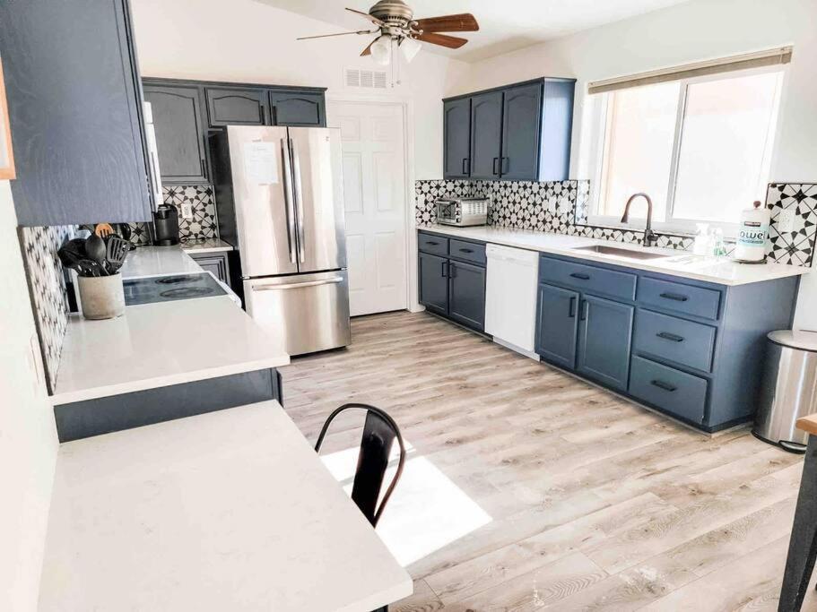 Private View On The Lake Side Of 95! Sleeps 16 Lake Havasu City Esterno foto