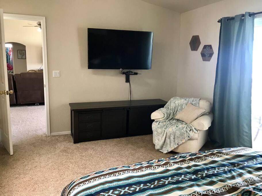 Private View On The Lake Side Of 95! Sleeps 16 Lake Havasu City Esterno foto